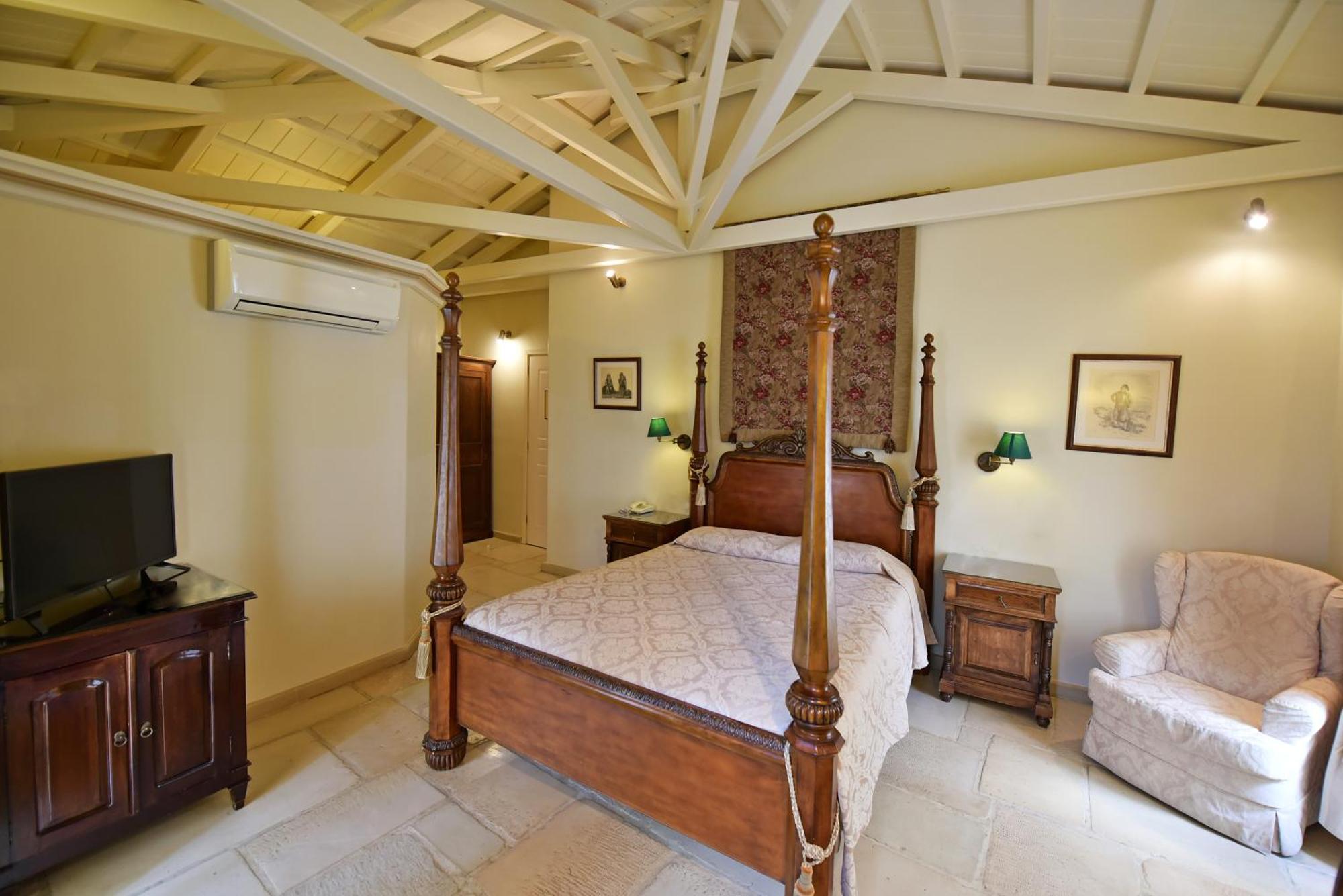 Angelica Traditional Boutique Hotel ไฮดรา ภายนอก รูปภาพ