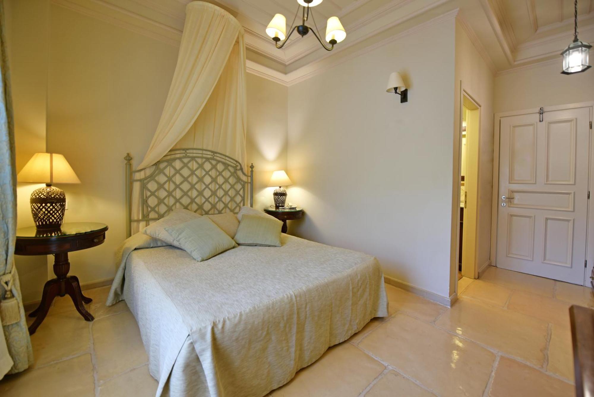 Angelica Traditional Boutique Hotel ไฮดรา ภายนอก รูปภาพ