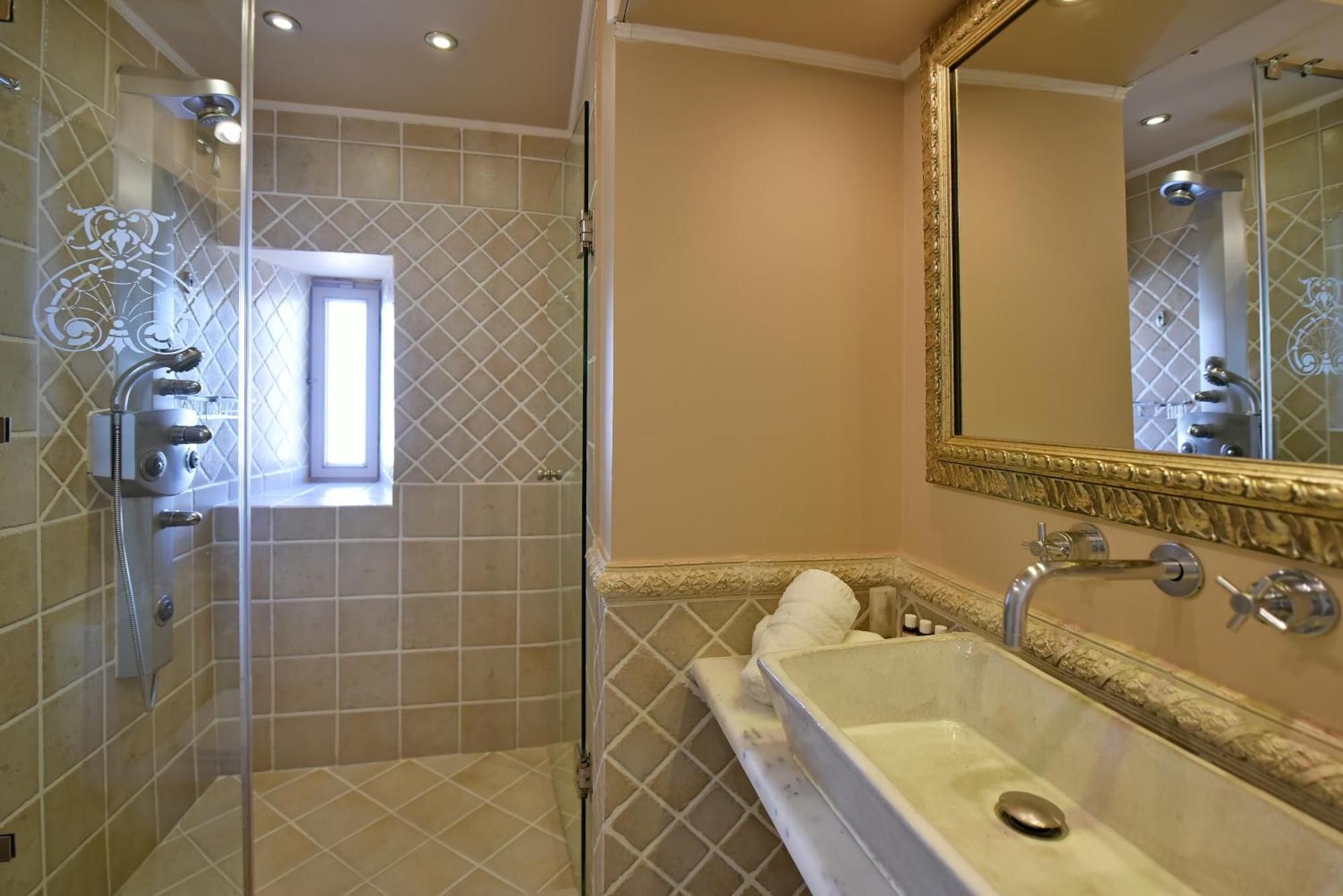 Angelica Traditional Boutique Hotel ไฮดรา ภายนอก รูปภาพ