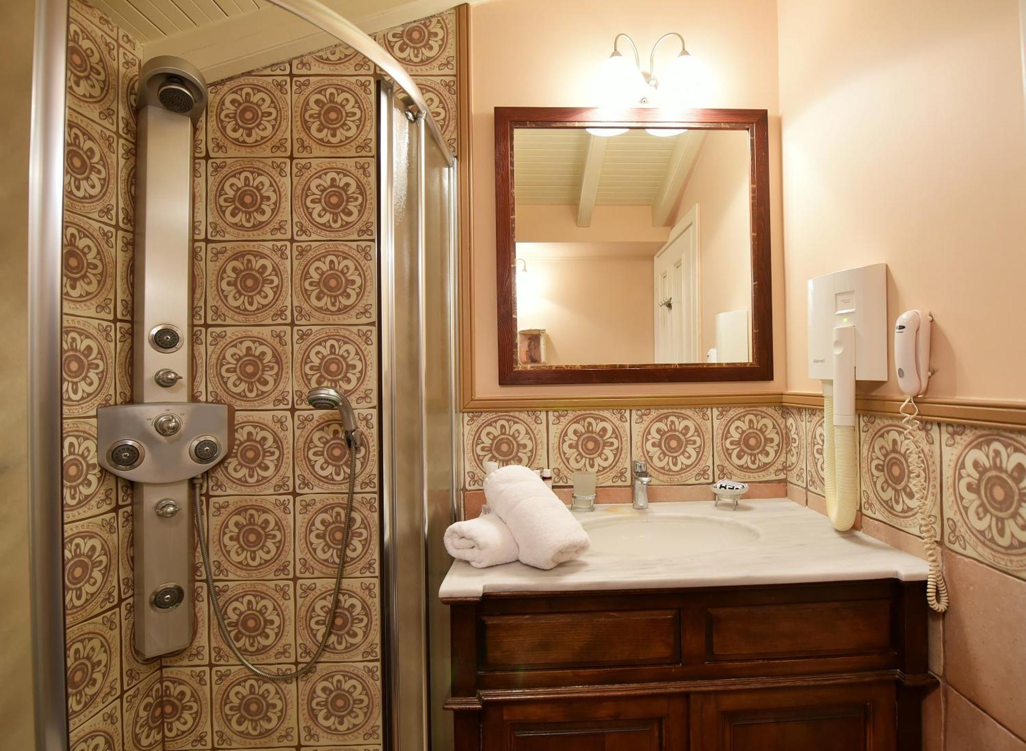 Angelica Traditional Boutique Hotel ไฮดรา ภายนอก รูปภาพ